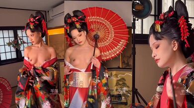 『三青叶子』明星颜值唯美女神新作，清纯与风骚并存温婉气质却充满骚骚的感觉，男人看了就想狠狠插她